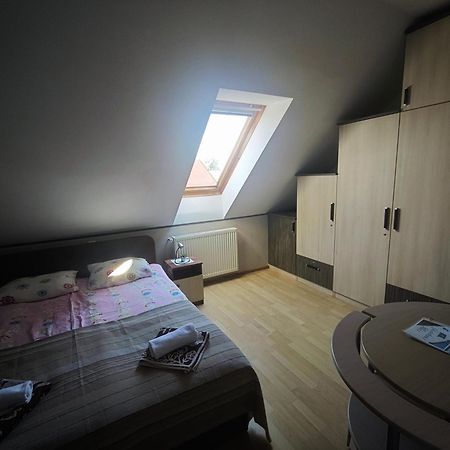 Illes Vendeghaz Hotel Keszthely Ngoại thất bức ảnh