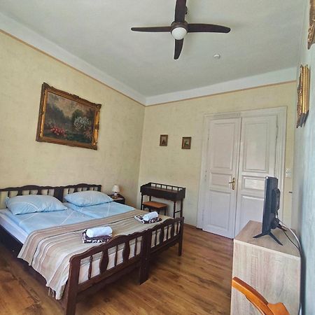 Illes Vendeghaz Hotel Keszthely Ngoại thất bức ảnh