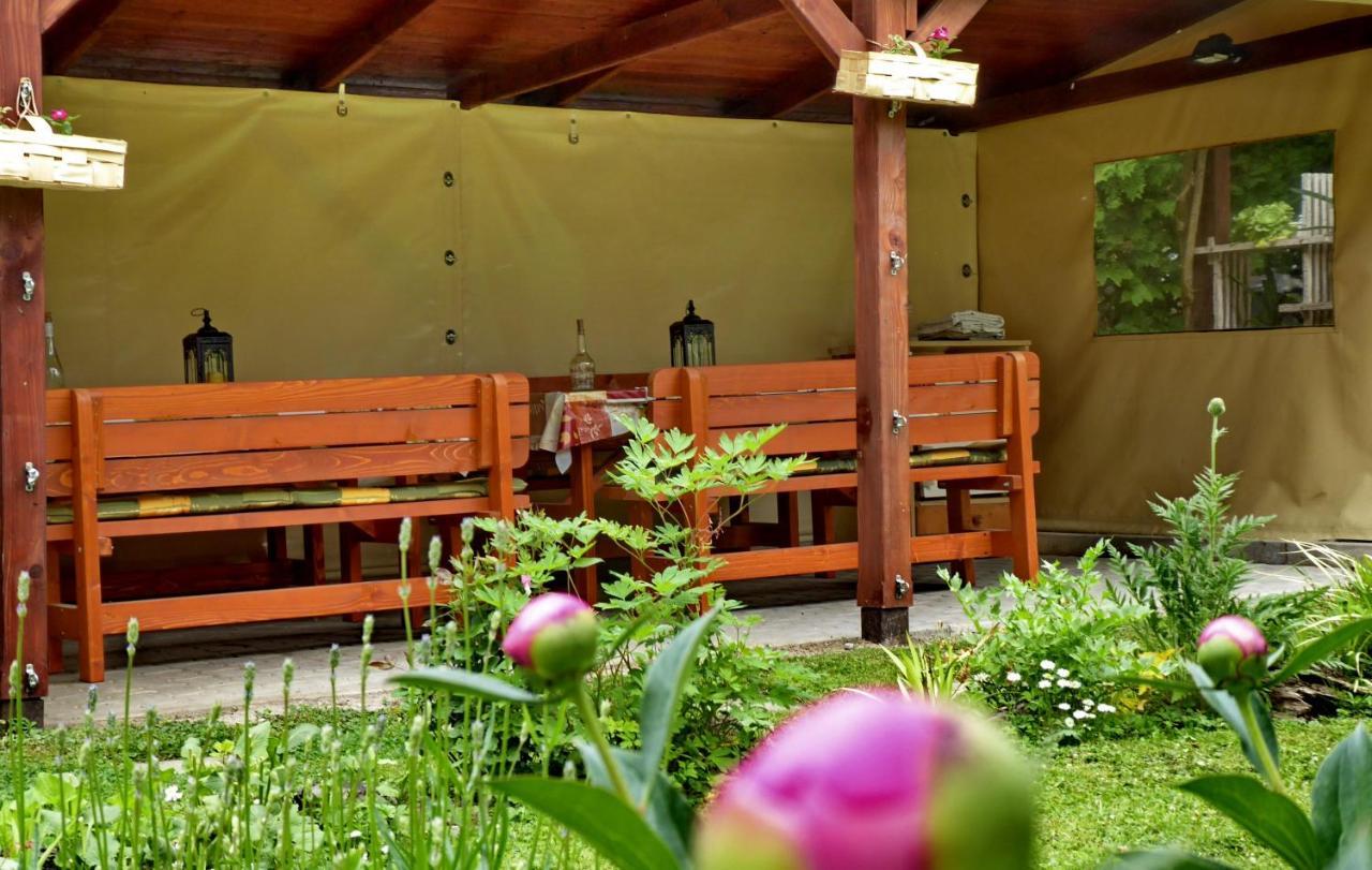 Illes Vendeghaz Hotel Keszthely Ngoại thất bức ảnh