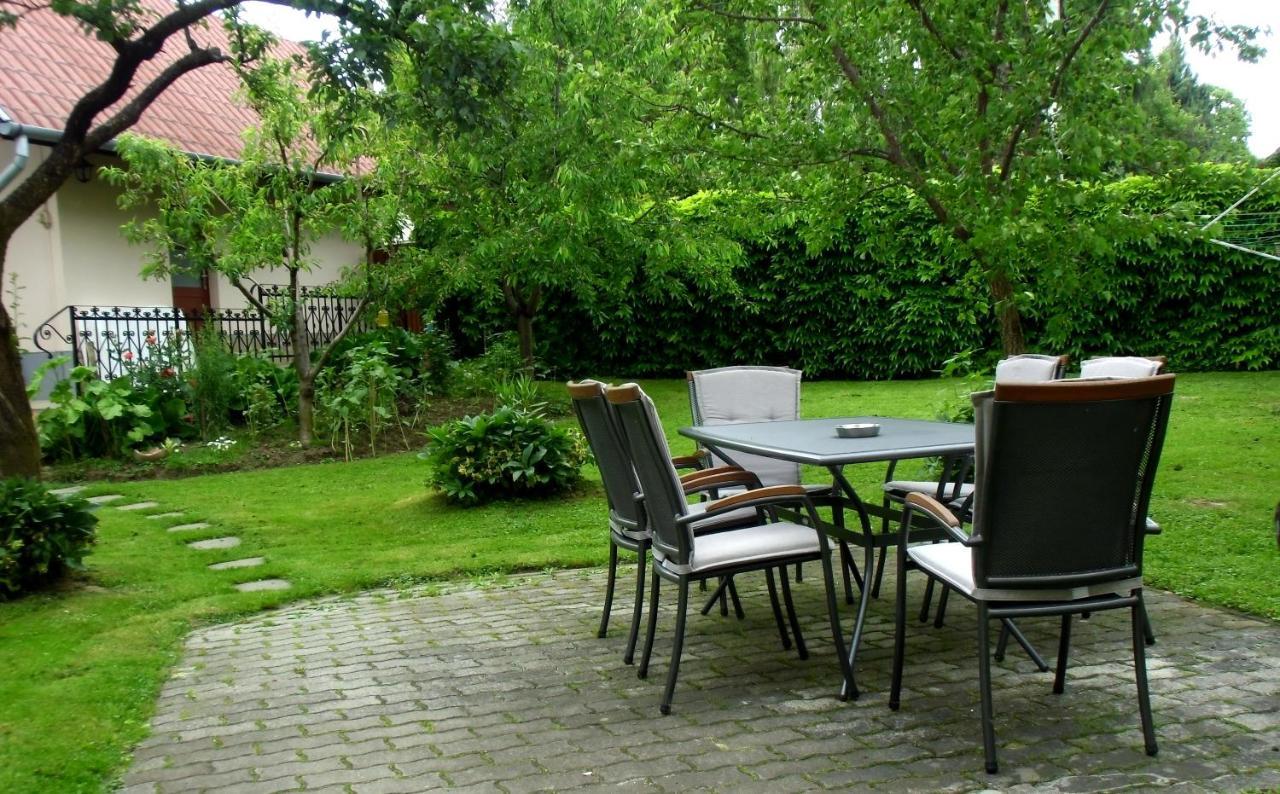 Illes Vendeghaz Hotel Keszthely Ngoại thất bức ảnh