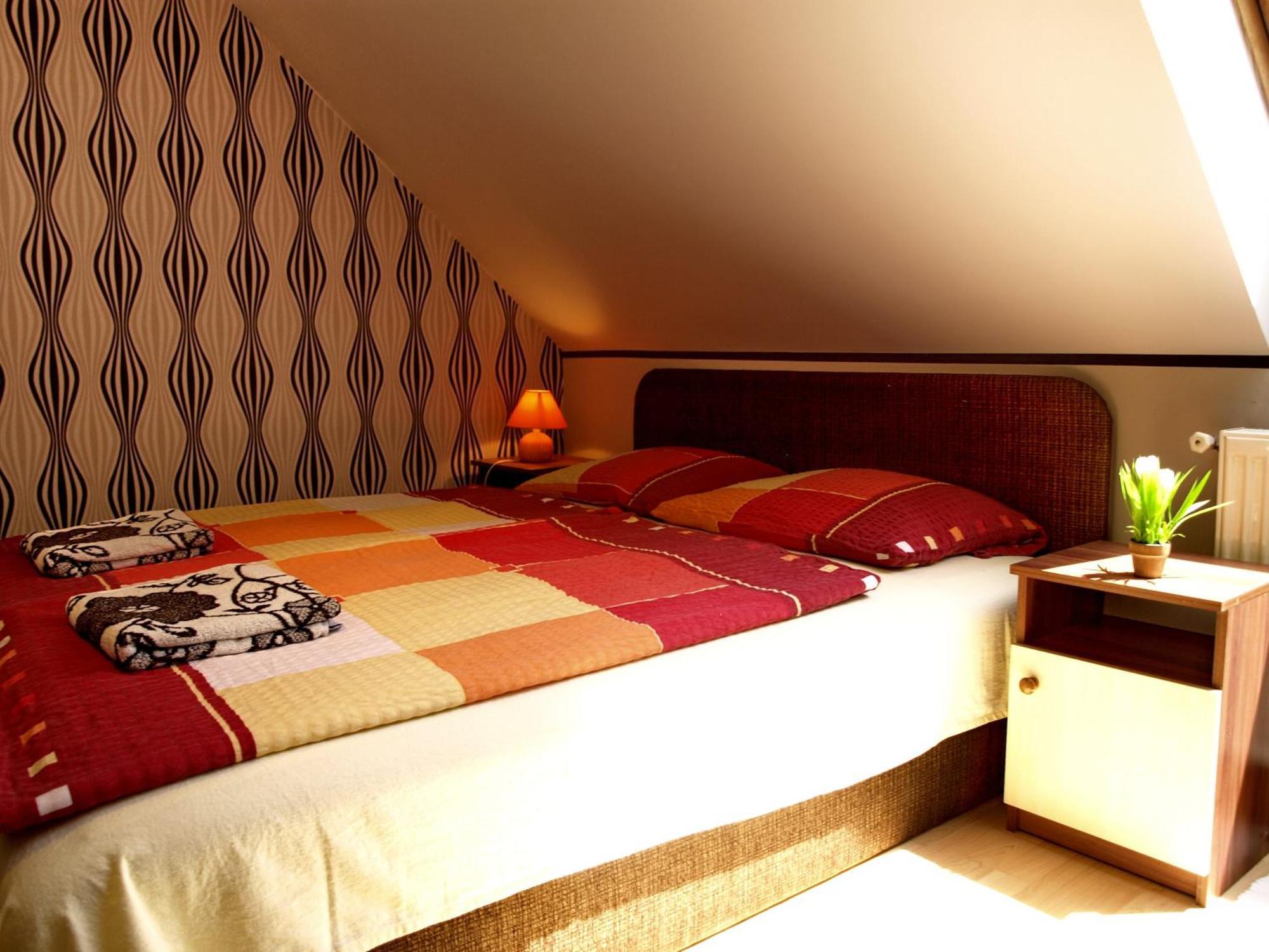 Illes Vendeghaz Hotel Keszthely Ngoại thất bức ảnh