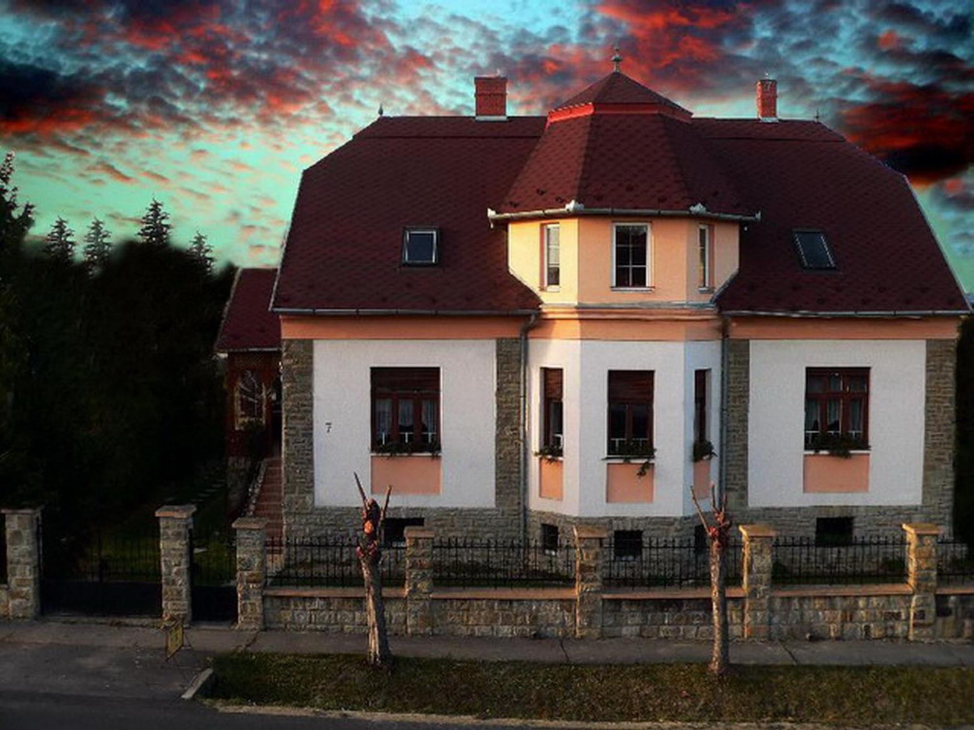 Illes Vendeghaz Hotel Keszthely Ngoại thất bức ảnh