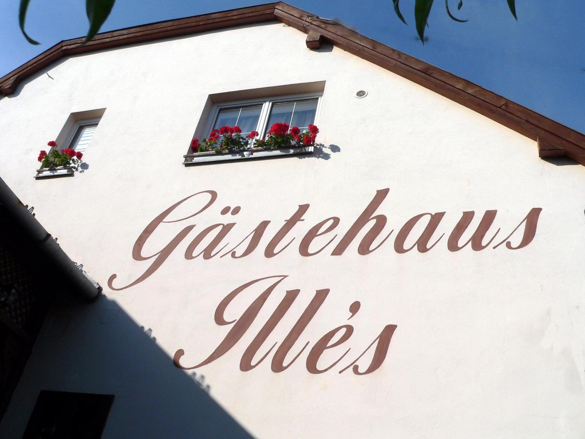 Illes Vendeghaz Hotel Keszthely Ngoại thất bức ảnh