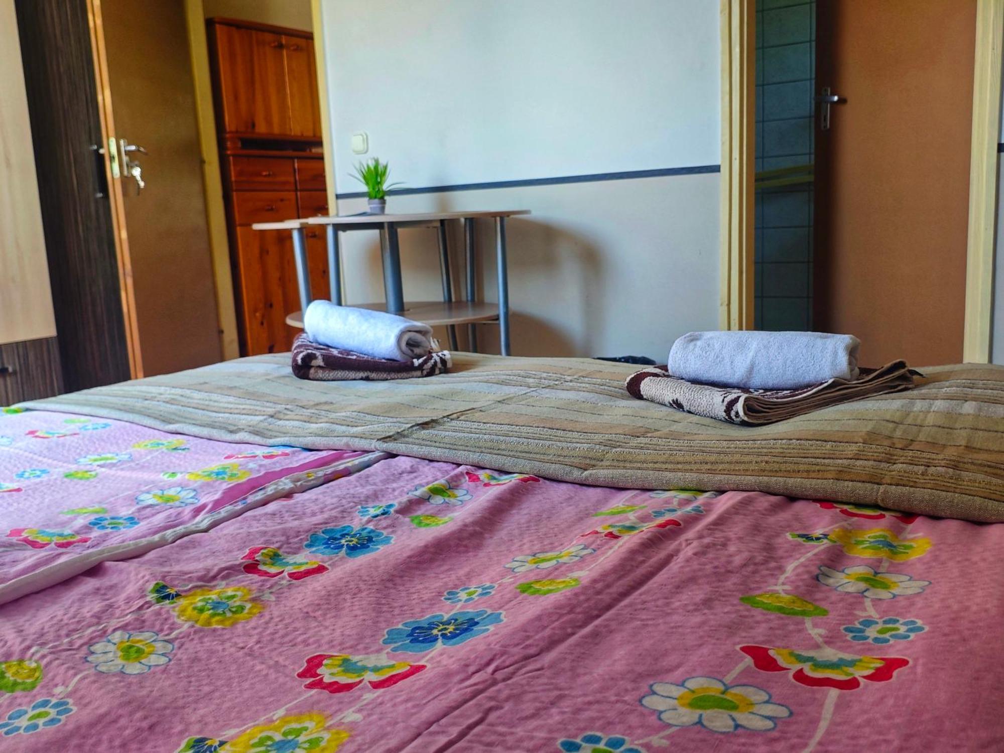 Illes Vendeghaz Hotel Keszthely Ngoại thất bức ảnh