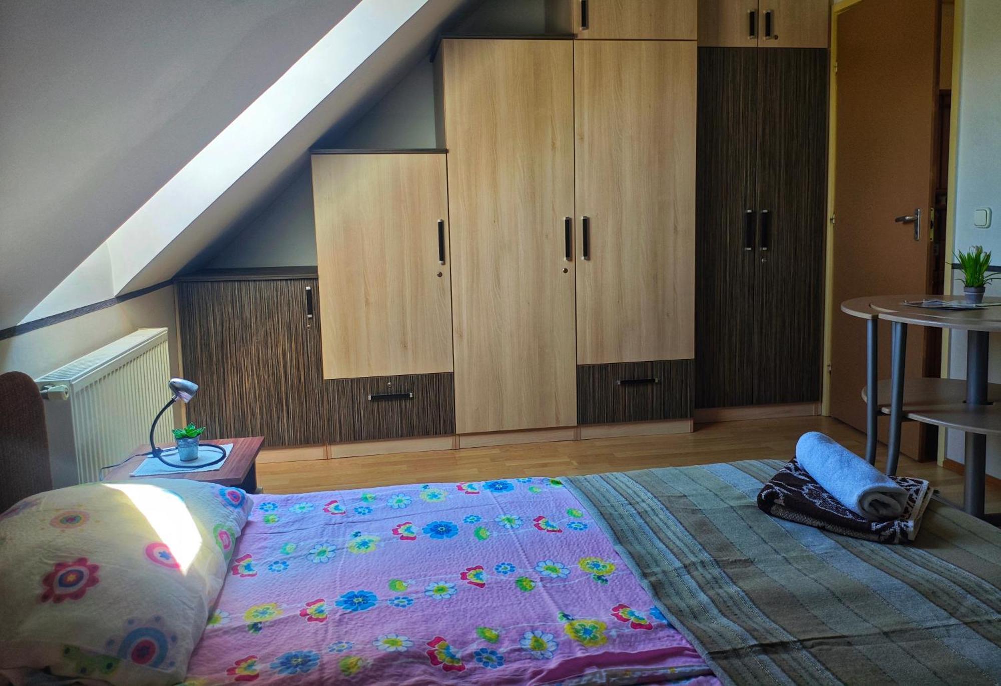 Illes Vendeghaz Hotel Keszthely Ngoại thất bức ảnh