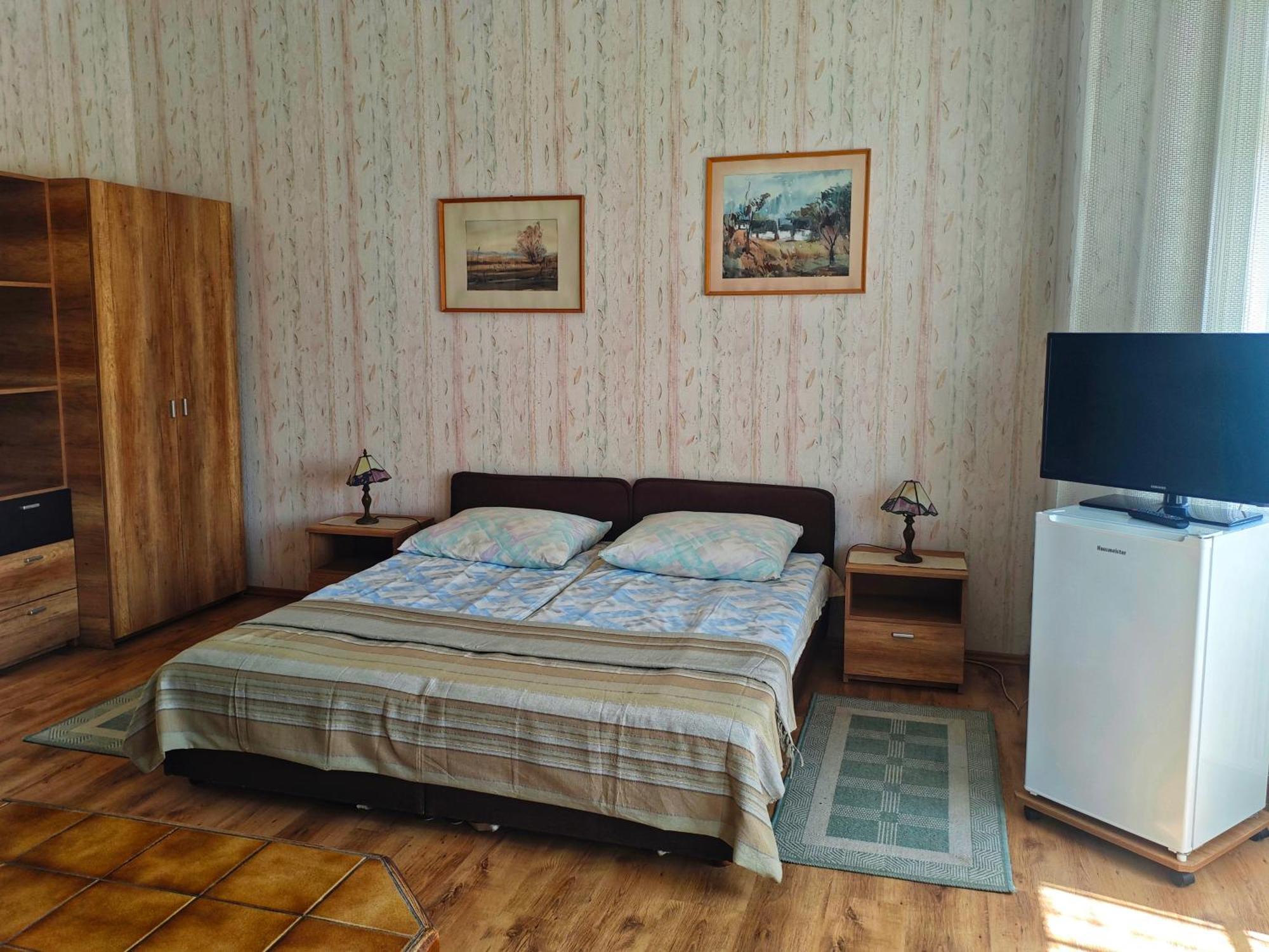 Illes Vendeghaz Hotel Keszthely Ngoại thất bức ảnh
